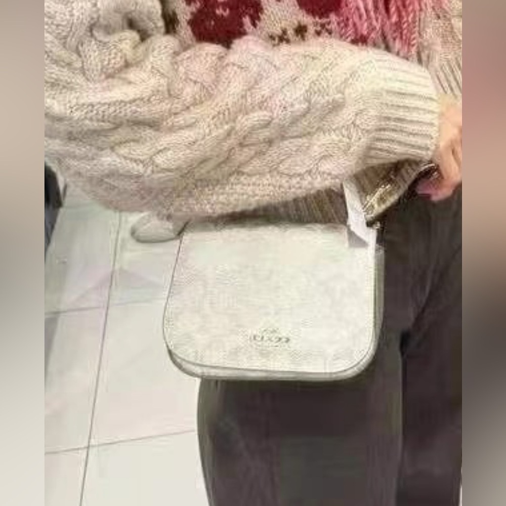 💛New Coach Gold Crossbody Bag with Shimmery Finish💛 - Picture 7 of 9